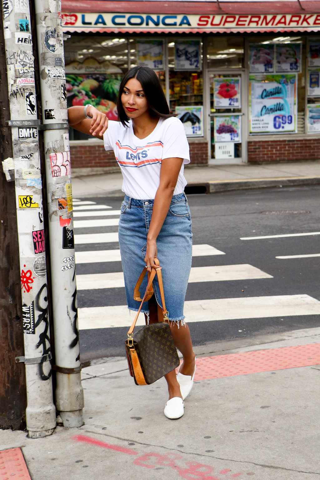 Camiseta e online saia jeans